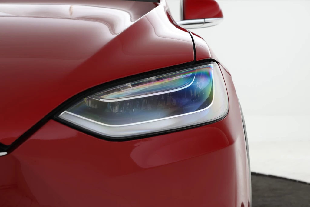 Tesla Model X – foto 8