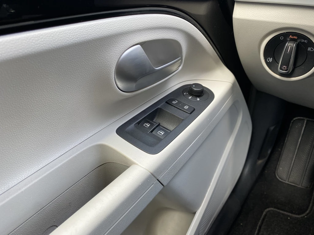 Volkswagen up! – foto 21