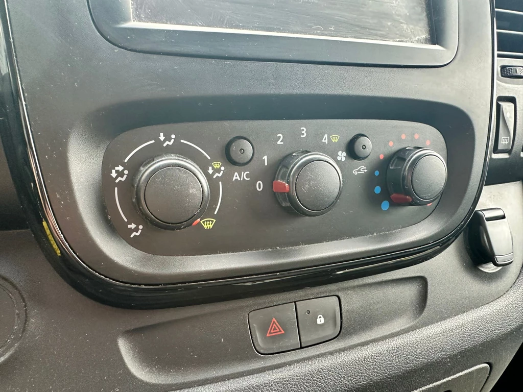 Opel Vivaro – foto 14