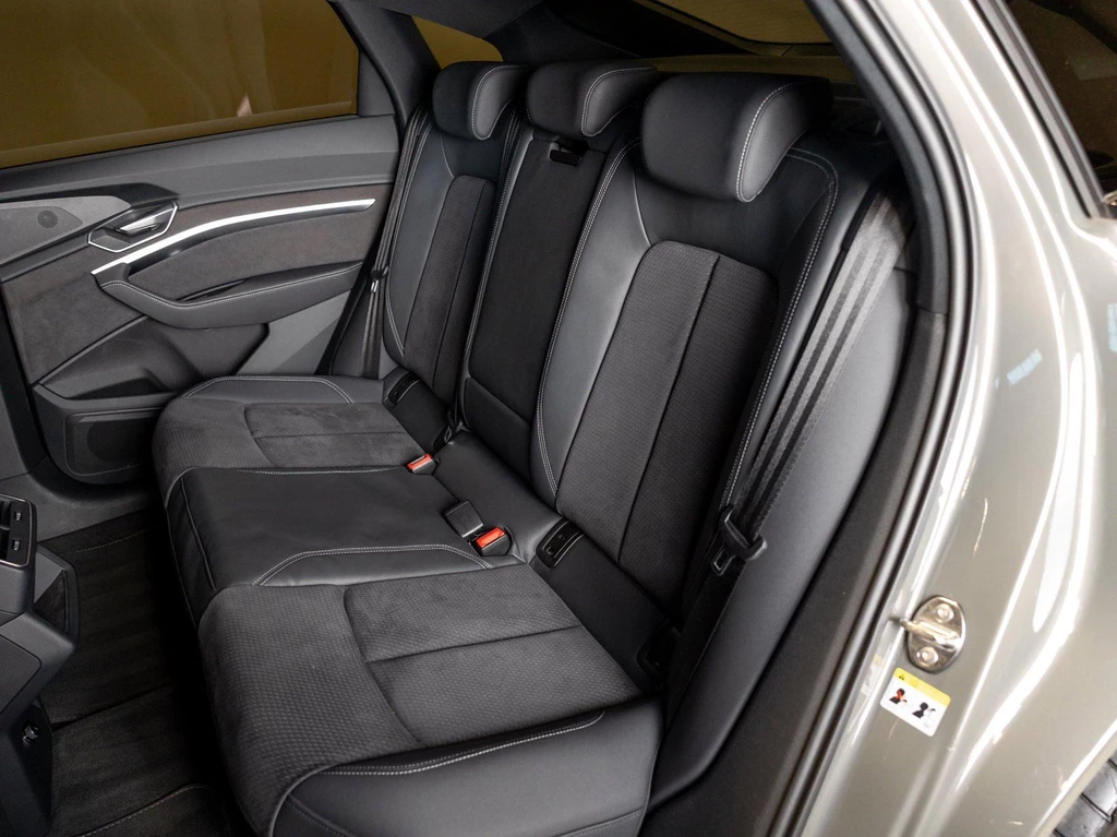 Audi Q8 Sportback e-tron – foto 10