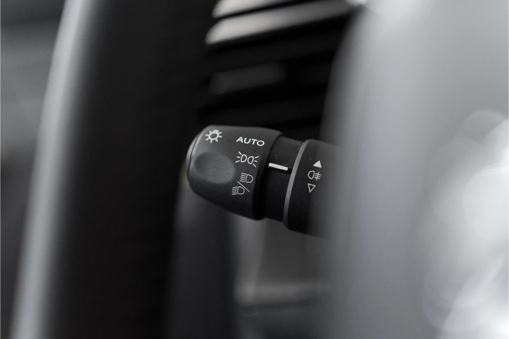 Peugeot e-208 – foto 26