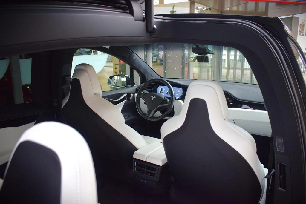Tesla Model X – foto 34