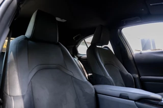 Lexus UX – thumbnail 18