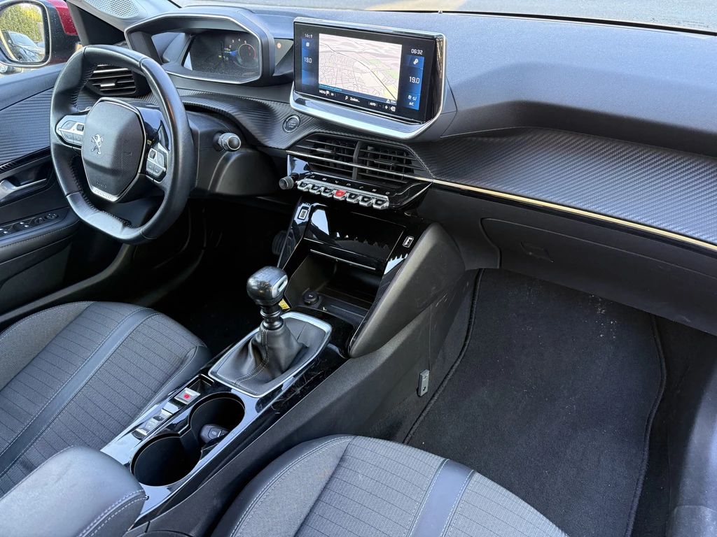 Peugeot 208 – foto 13