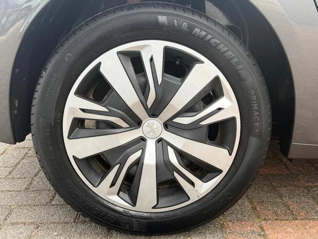 Peugeot 208 – foto 23