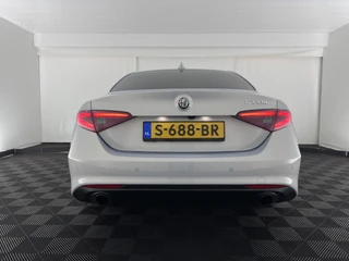 Alfa Romeo Giulia – thumbnail 3