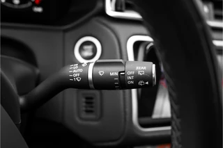 Land Rover Range Rover Velar – thumbnail 44