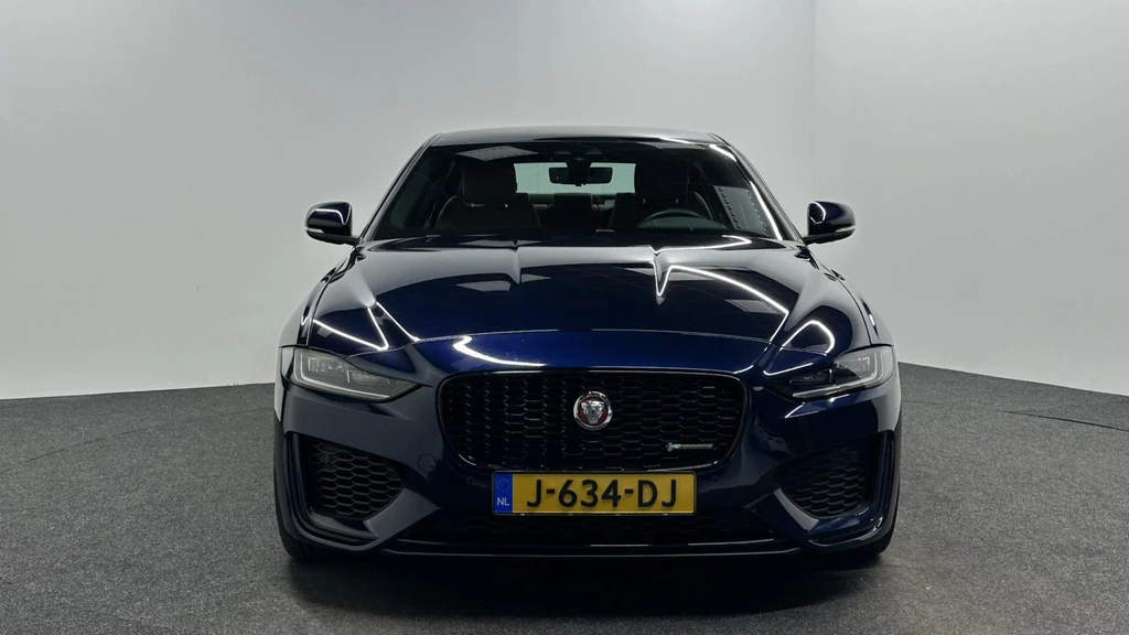 Jaguar XE – foto 8