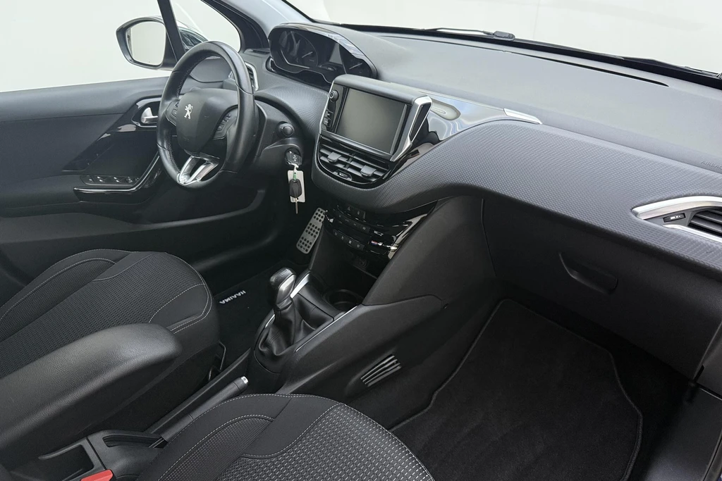 Peugeot 208 – foto 10