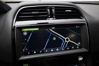 Jaguar F-PACE – thumbnail 19