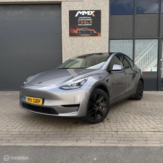 Tesla Model Y – thumbnail 1