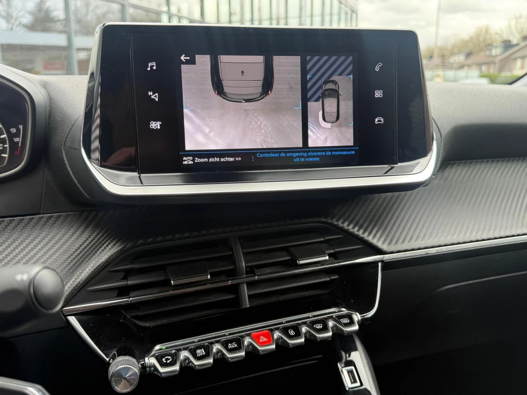 Peugeot 208 – foto 12