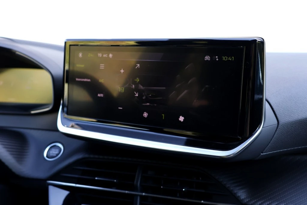 Peugeot e-2008 – foto 18