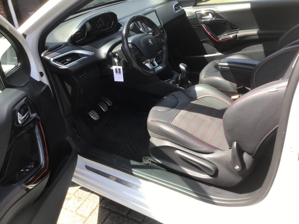 Peugeot 208 – foto 9