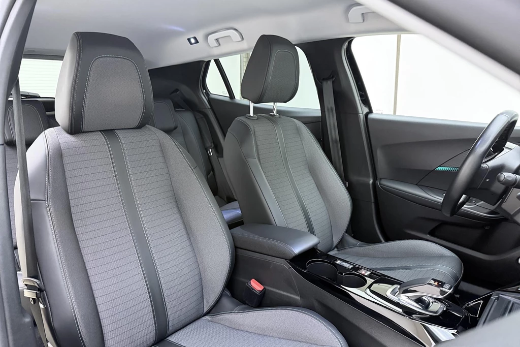 Peugeot e-2008 – foto 17