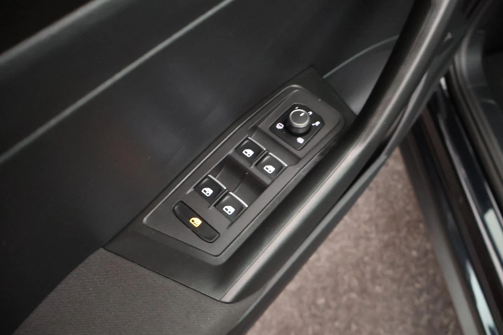 Volkswagen T-Roc – foto 15