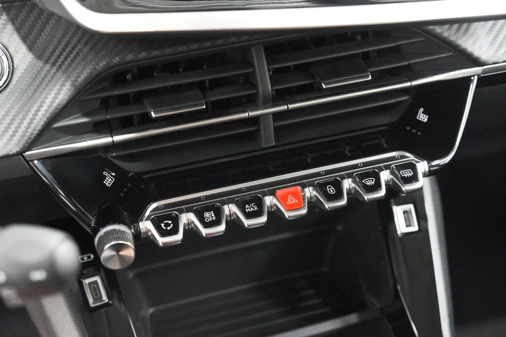 Peugeot e-208 – foto 38