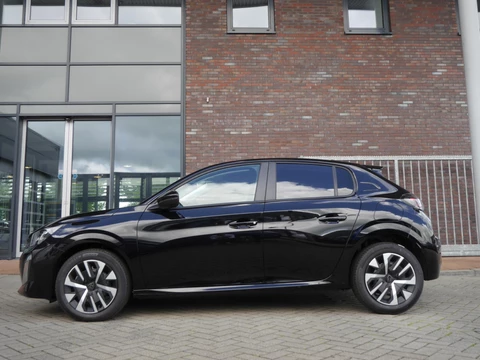 Peugeot 208 1.2 Turbo 100 Business | Nieuwe auto | Achteruitrijcamera | Airco | Navigatiesysteem | Parkeersensoren achter | Cruise control
