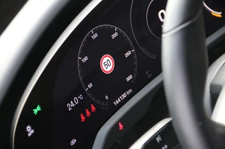 Porsche Taycan – thumbnail 27