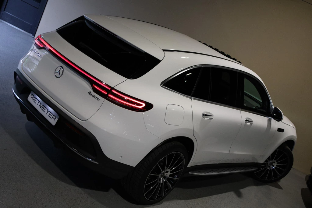 Mercedes-Benz EQC – foto 8