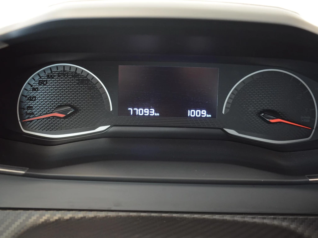 Peugeot 208 – foto 11
