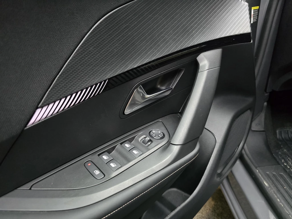Peugeot e-2008 – foto 10