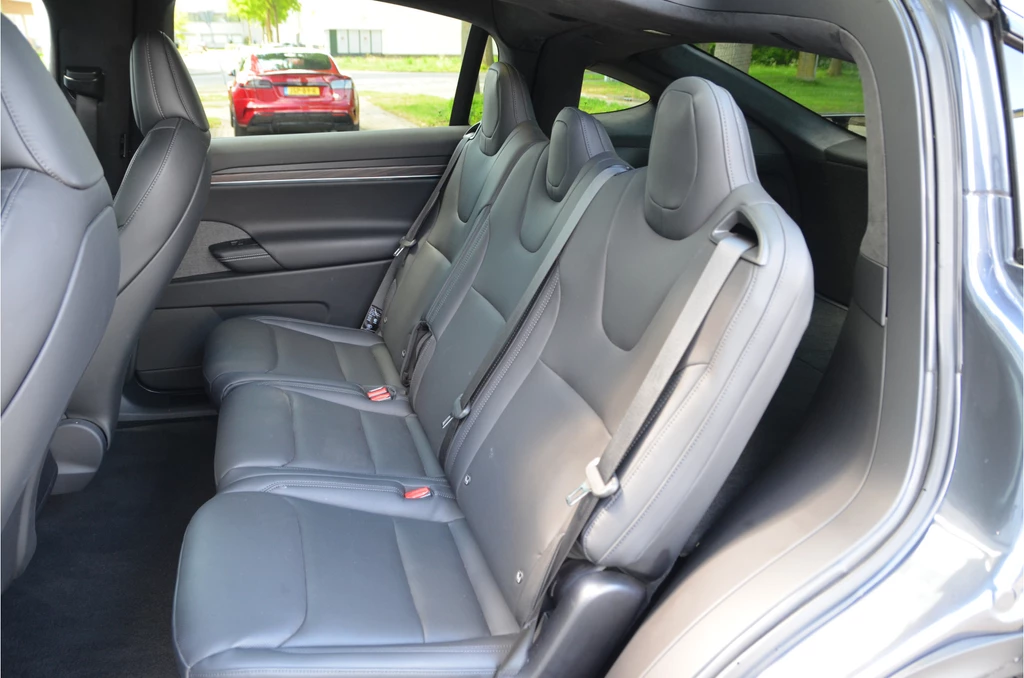 Tesla Model X – foto 16