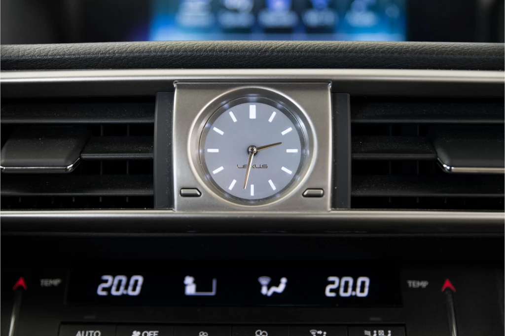 Lexus IS – foto 29