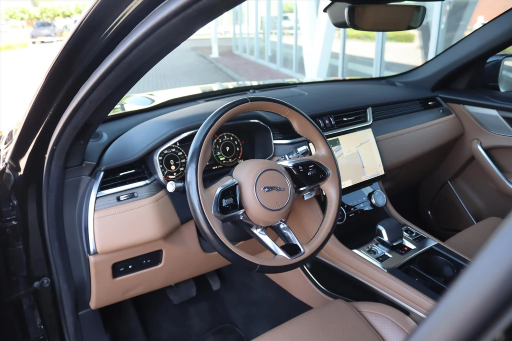 Jaguar F-PACE – foto 24