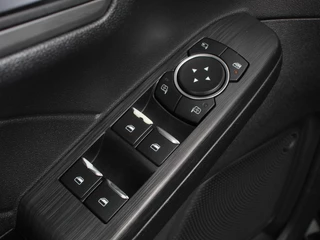 Ford Kuga – thumbnail 16