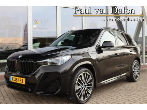 BMW X1 (u11) XDRIVE30e 326PK M-SPORT SHADOW LINE Head Up | Memory | 360 Camera | Stoelverw. | Driving Assistant Plus | 20 Inch Lm | Sfeerverl.| Live Cockpit |