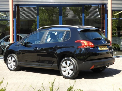 Peugeot 2008 1.2 PURETECH 110PK ALLURE stoelverw/trekhaak
