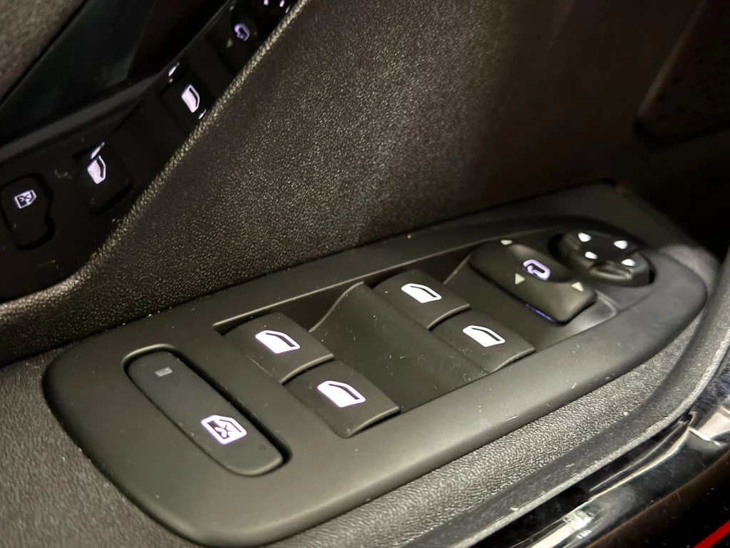 Peugeot 208 – foto 31