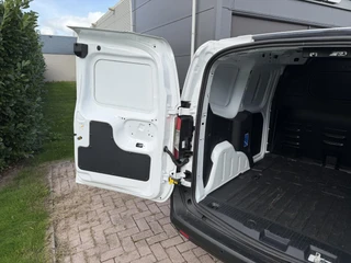 Ford E-Transit Courier – thumbnail 8