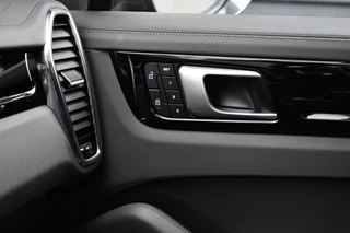Porsche Cayenne – thumbnail 38