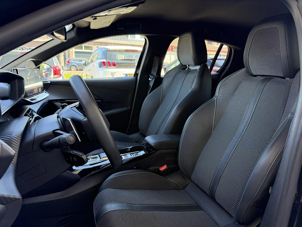 Peugeot 208 – foto 10
