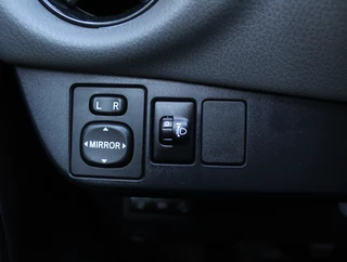 Toyota Yaris – thumbnail 41