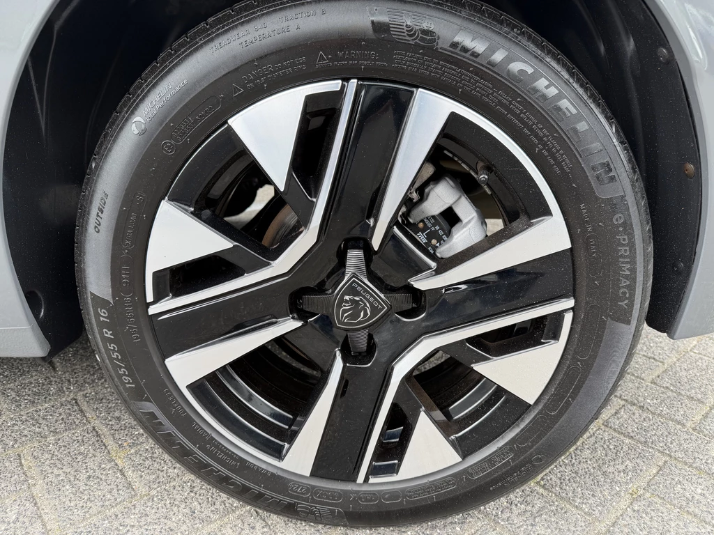 Peugeot 208 – foto 10