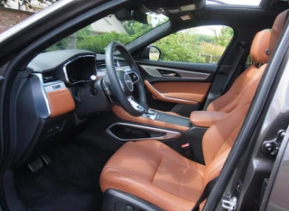 Jaguar F-PACE – thumbnail 17