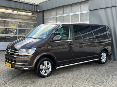Volkswagen Transporter 2.0 TDI L2H1 DC Highline Dubbele schuifdeur Airco Cruise controle Apple carplay Achterruitrij camera Sitebars Stuurwielbediening Euro 6