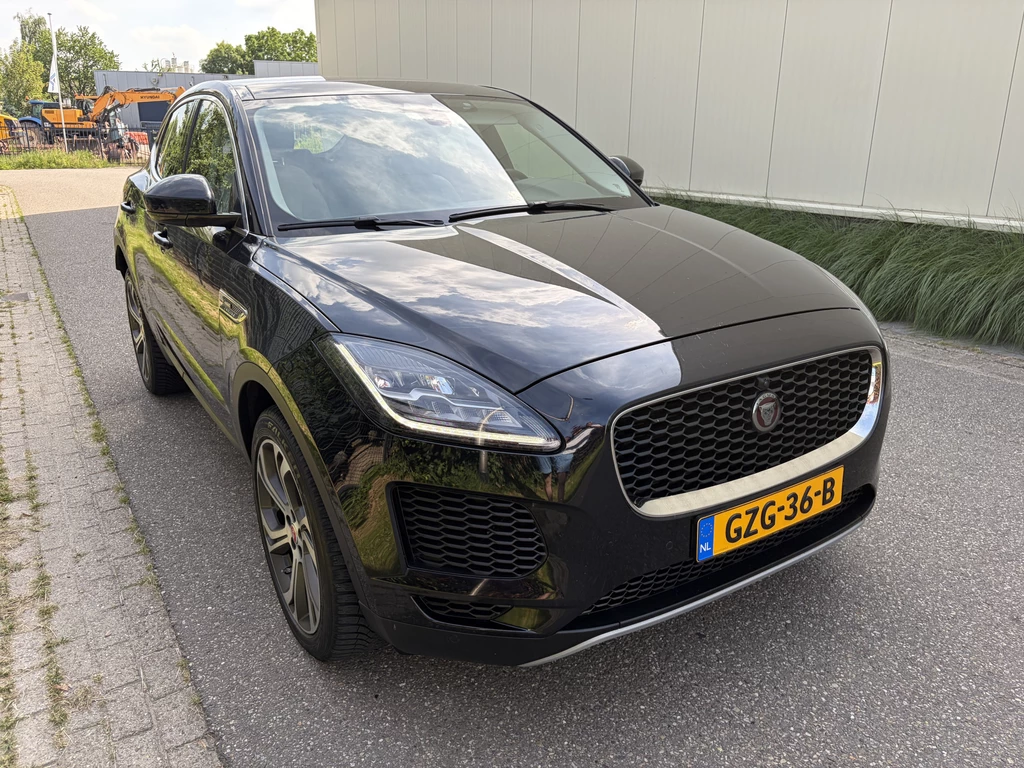 Jaguar E-PACE – foto 8