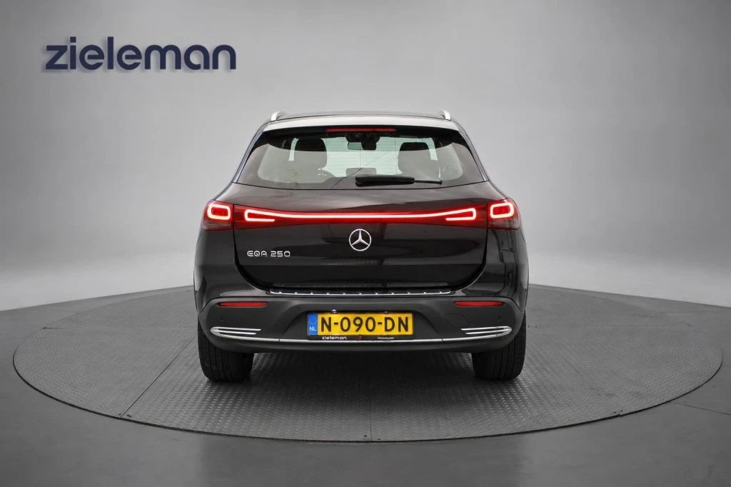 Mercedes-Benz EQA – foto 4