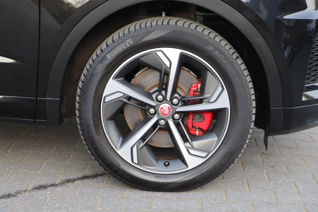 Jaguar E-PACE – foto 98