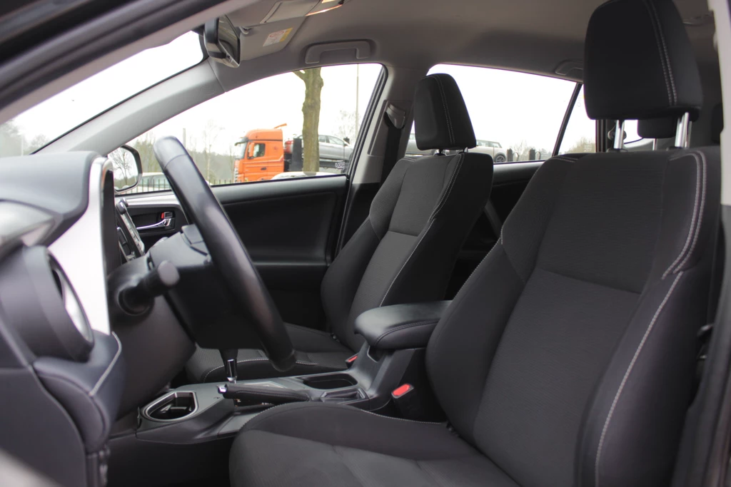 Toyota RAV4 – foto 11