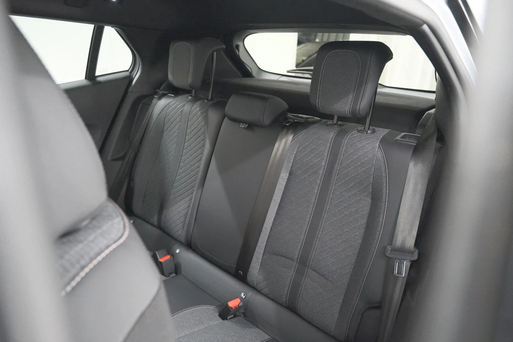 Peugeot e-2008 – foto 32