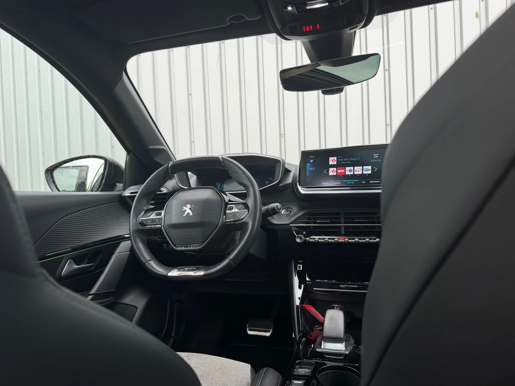 Peugeot e-208 – foto 23