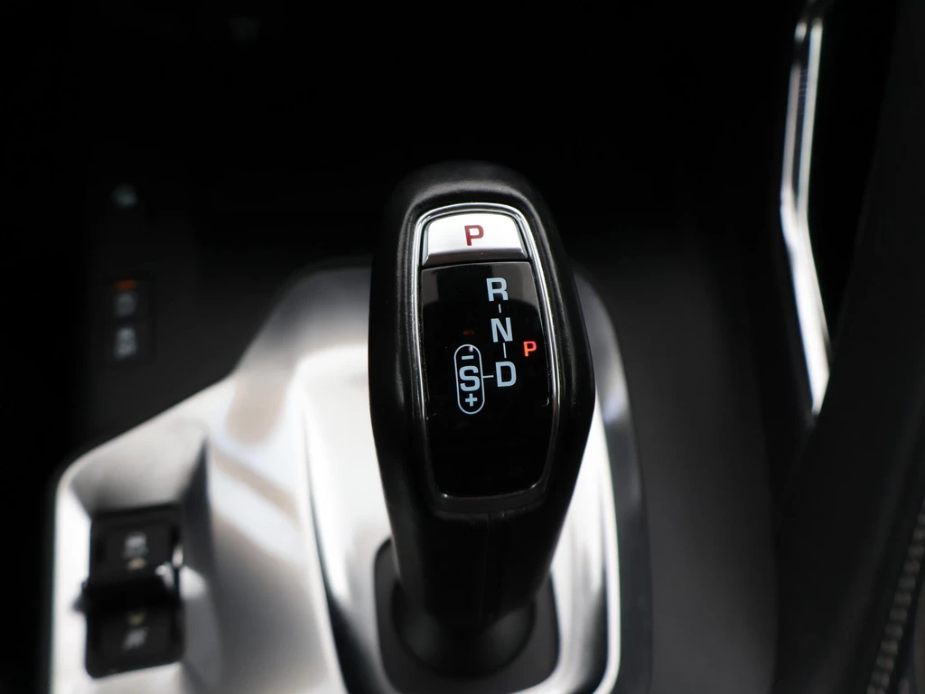 Jaguar E-PACE – foto 28