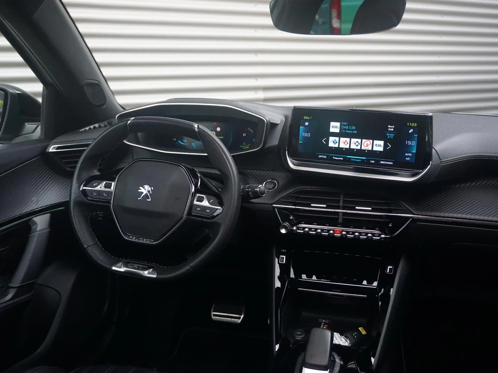 Peugeot e-2008 – foto 13