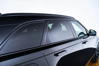 Land Rover Range Rover Velar – thumbnail 34