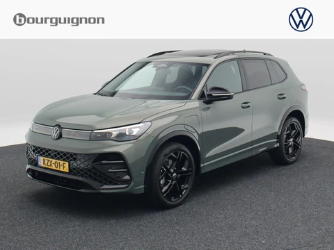 Volkswagen Tiguan 1.5 eHybrid R-Line Edition | Trekhaak | Panoramadak | Black Style | Head-Up Display |